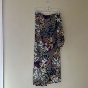 NEVER WORN! Wrap skirt for sizes xs-large